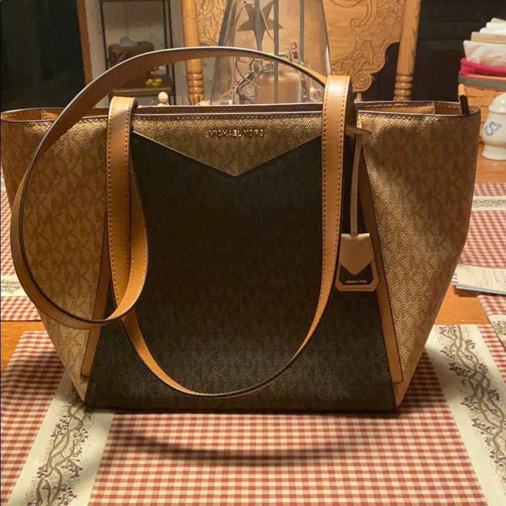MK tote